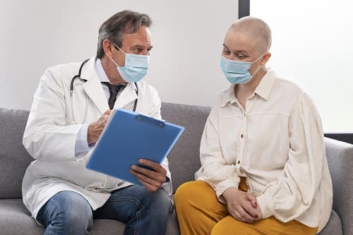 Consulta oncológica de primera vez ofrecida por Dr. Carlos Morales Camacho